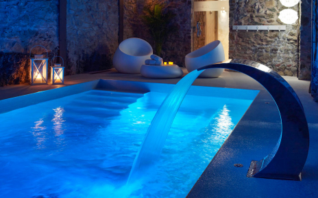 Chorros y una fuente para masajes